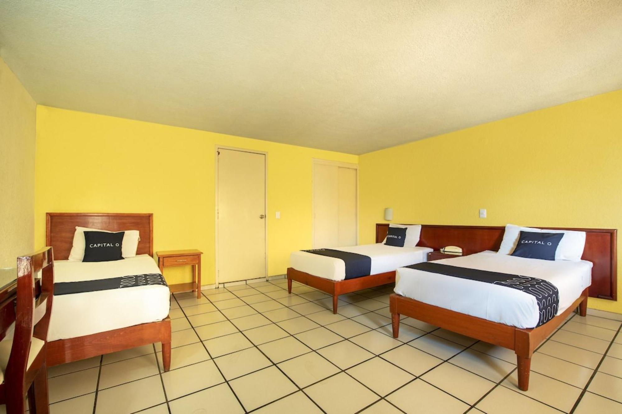 Hotel Capital O Colón, Ciudad Guzmán Jalisco Exterior foto