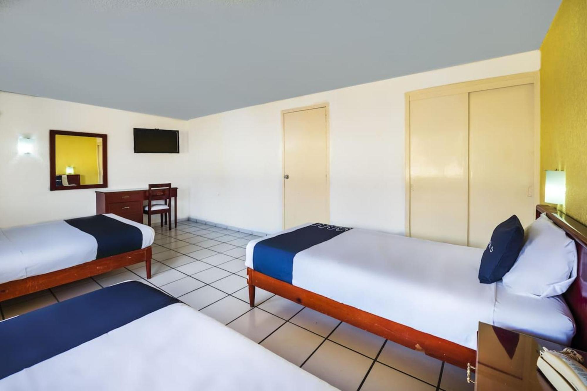 Hotel Capital O Colón, Ciudad Guzmán Jalisco Exterior foto
