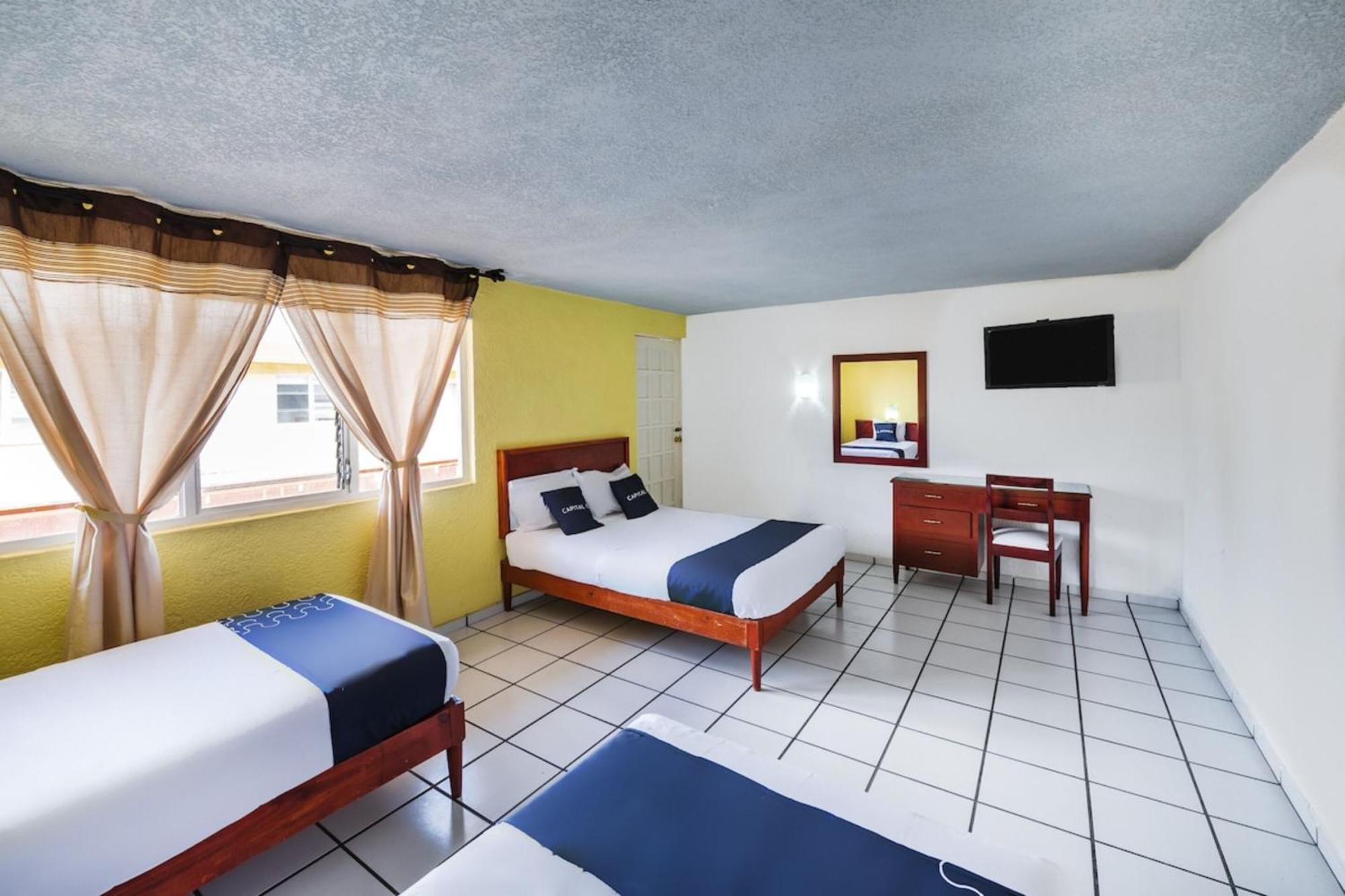 Hotel Capital O Colón, Ciudad Guzmán Jalisco Exterior foto